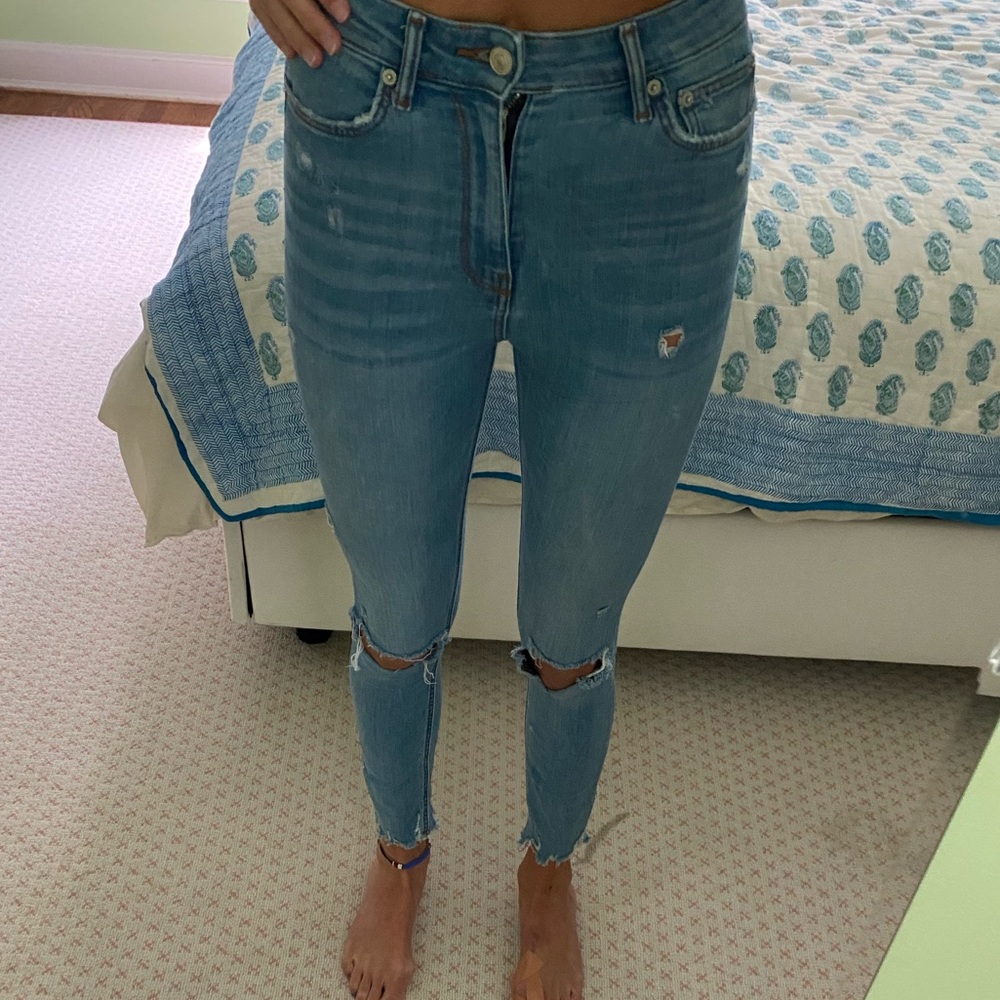 Zara Women’s Highwasted Jeans